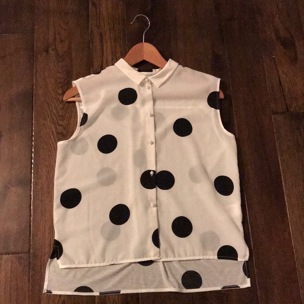Cute H&M polka dot sleeveless bouton down
